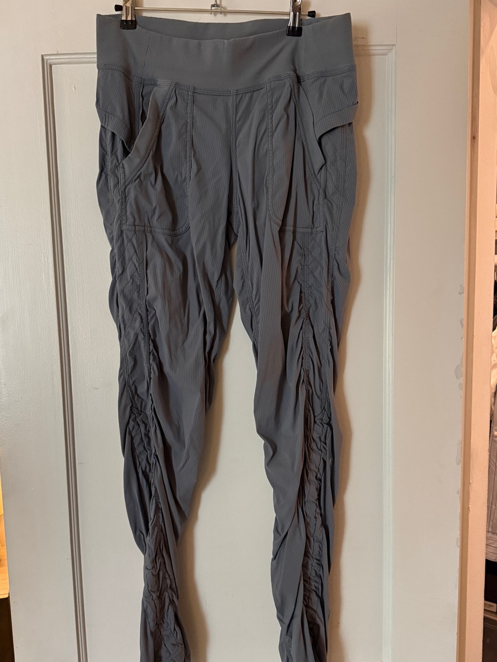 Lululemon size 8 Dance Studio unlined pants